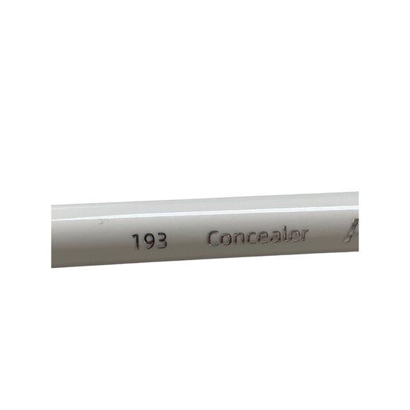 Albeaut 193 Concealer Makeup Brush With Soft Bristles For Flawless Application - Picture 4 of 5